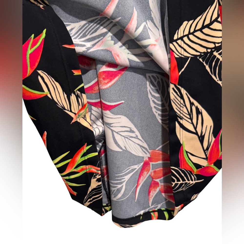 Athleta PreOwned Size M Black Red & Cream Floral Print Sport Mini Dress (0803) - Picture 6 of 10